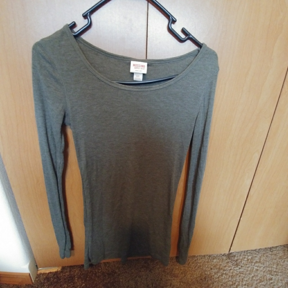 Never worn Mossimo long sleeve